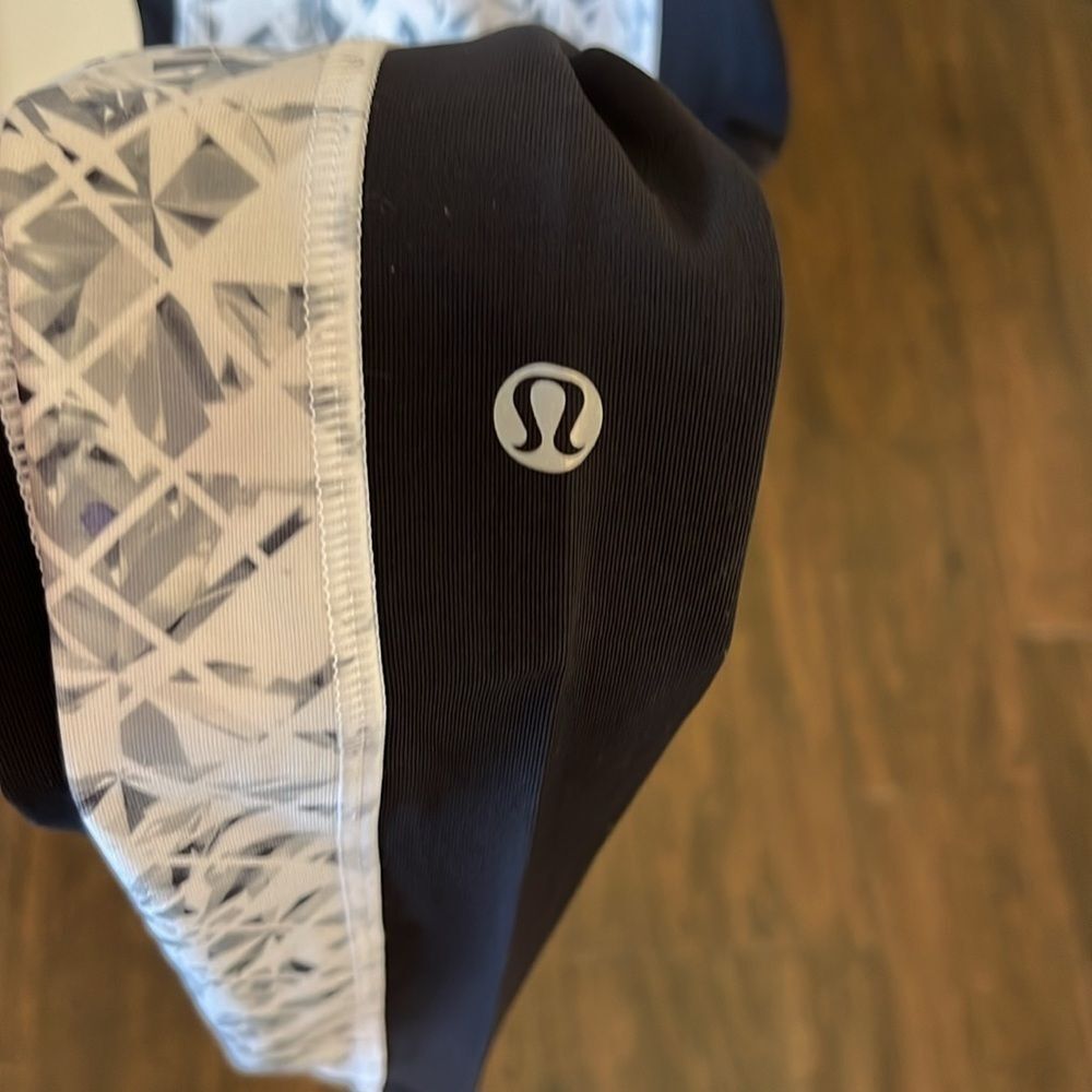 LIKE NEW LULULEMON Speed Tight II *Full-On Luxtreme! - Picture 6 of 10